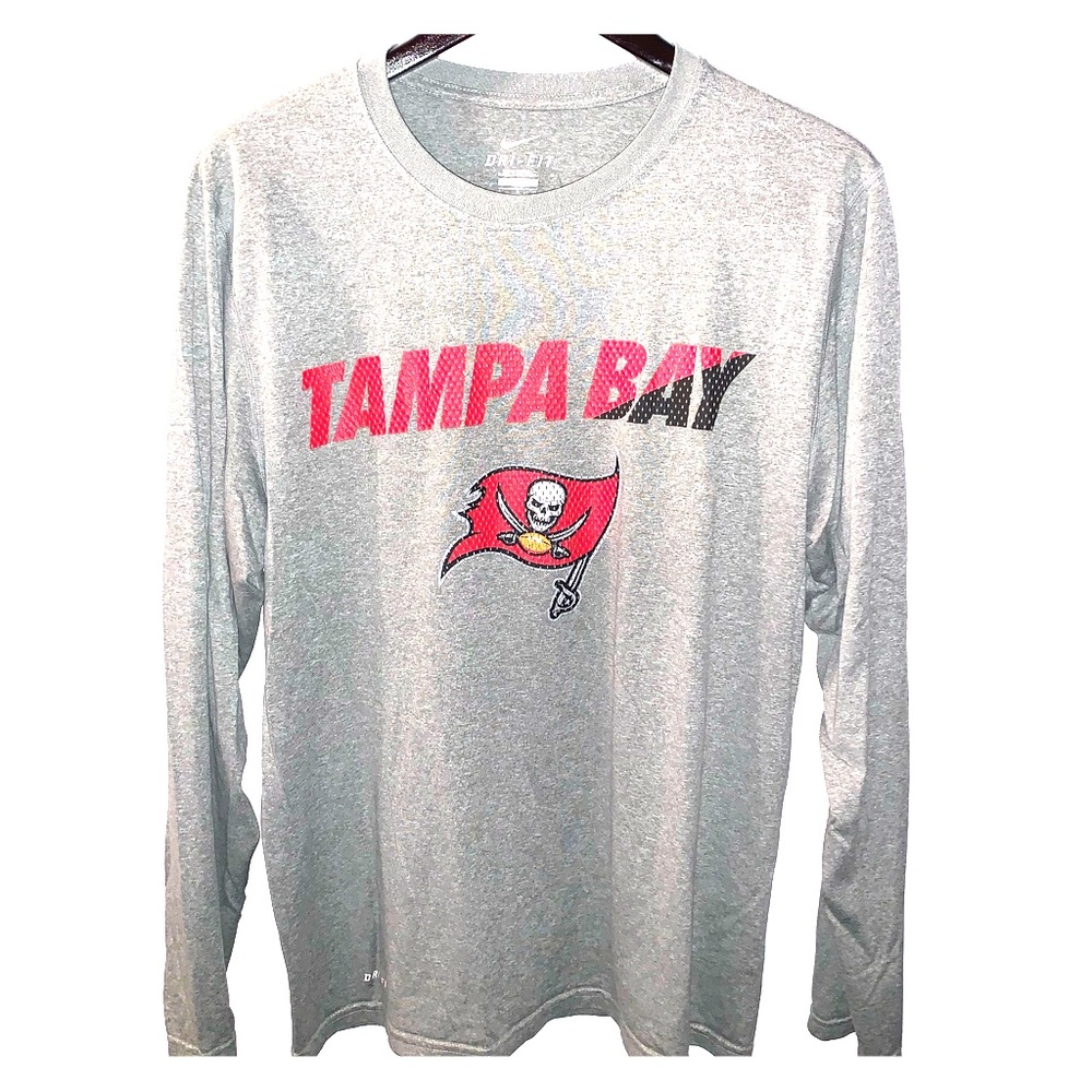 EUC Nike Dri fit Tampa Bay Buccaneers tee sz. L